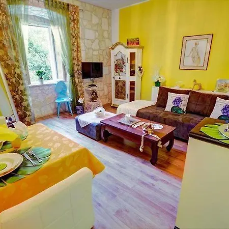 Chatedral Apartman Póla